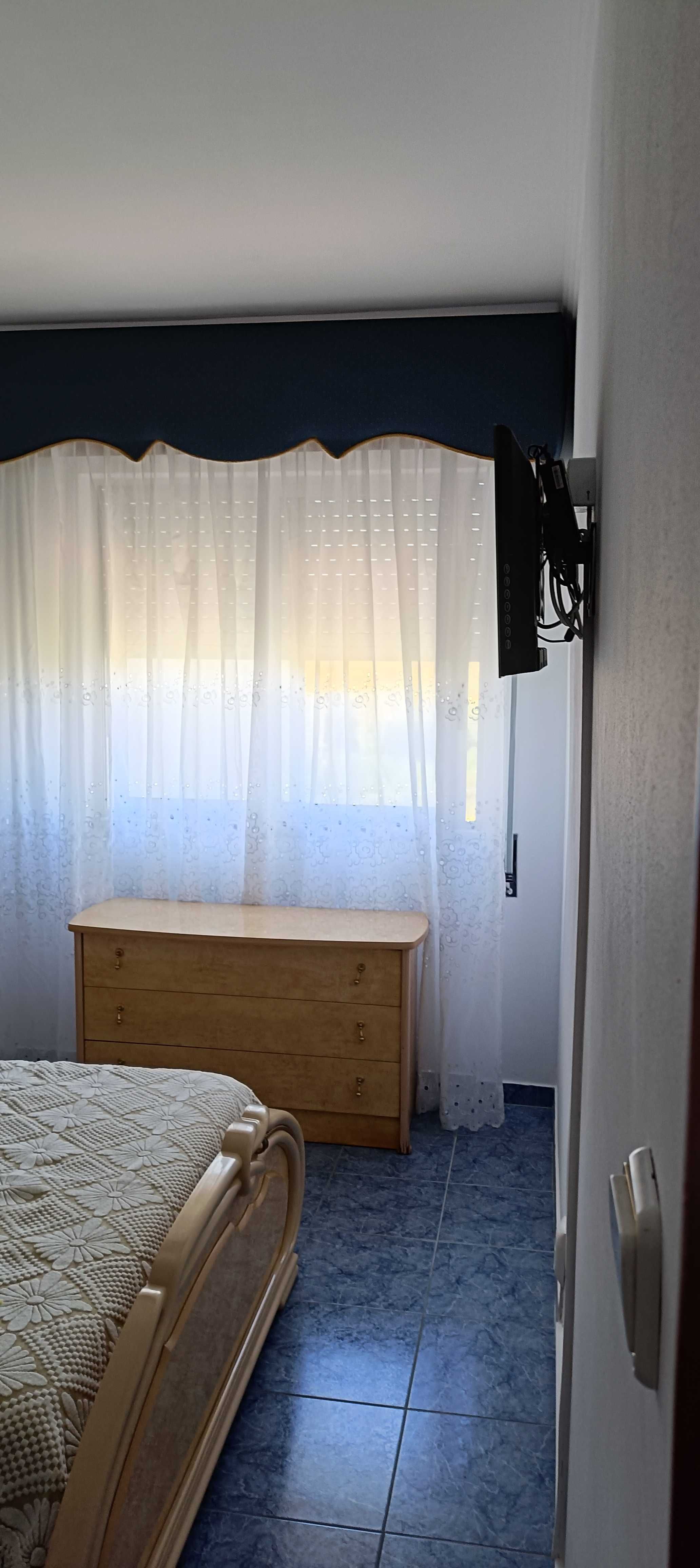 Arrendamento de quarto em Santo António dos Cavaleiros