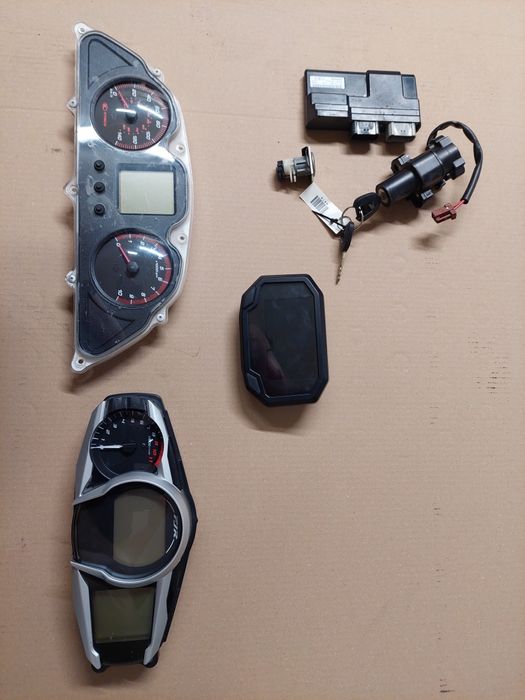 Licznik kawasaki z900 z650 versys zegar  kymco dink 125