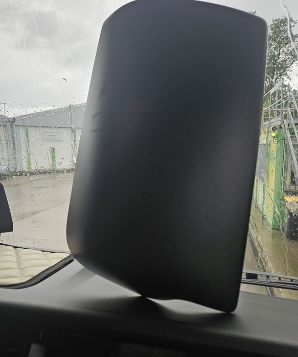 OBUDOWA LUSTRA SCANIA dużą prawa od pasazera