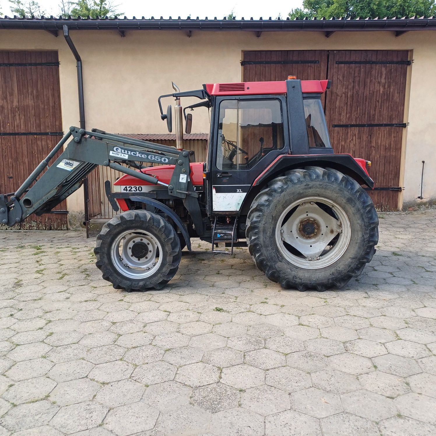 Case 4230xl quicke 650