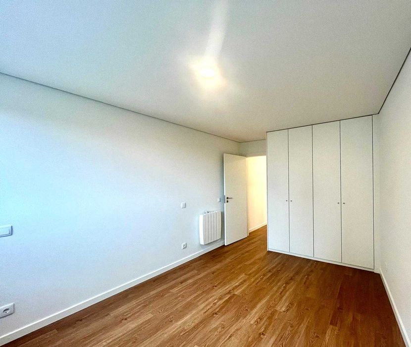 Excelente T2, novo, junto ao Gaia Shopping