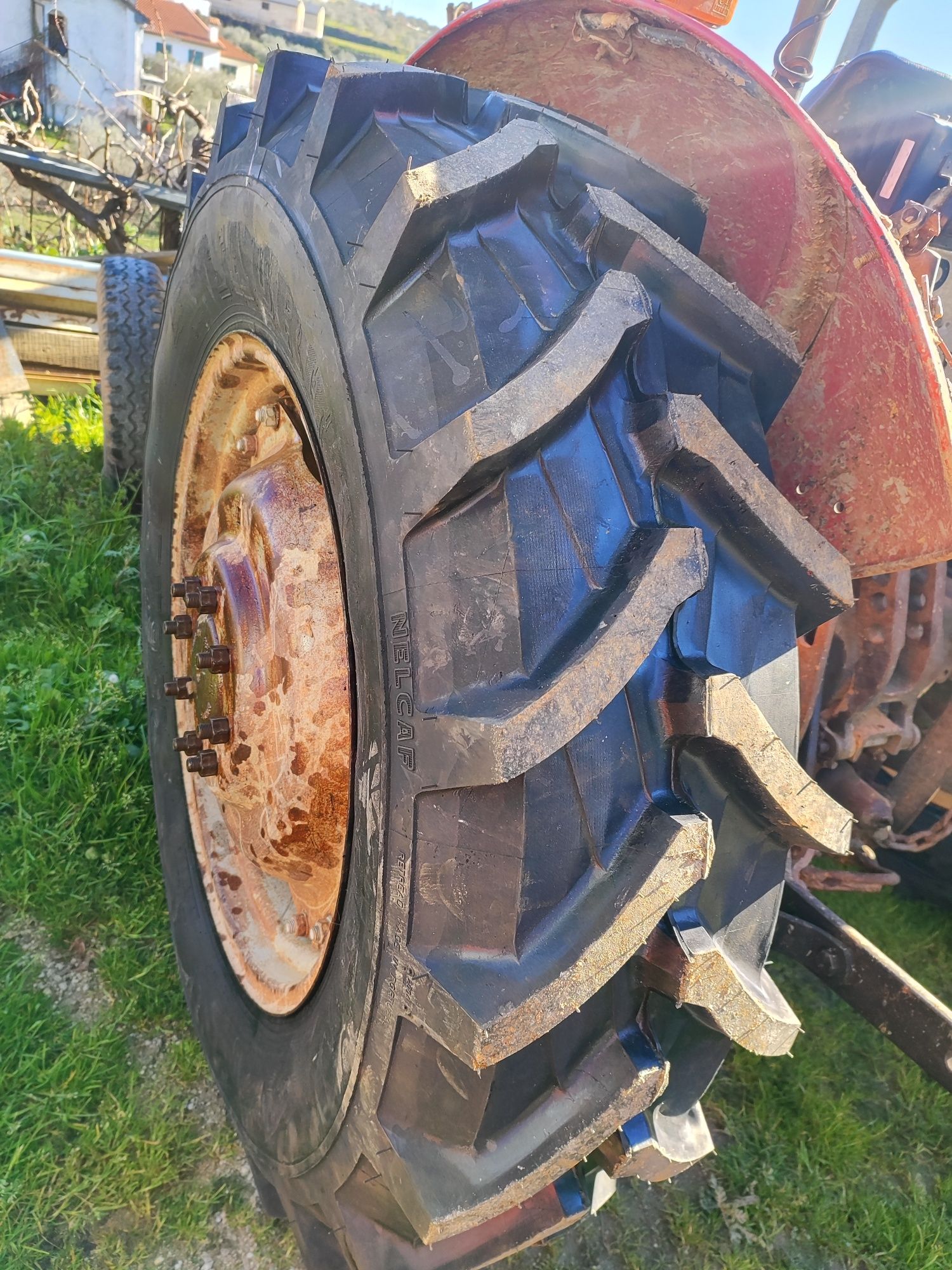 2 pneus novos 13.6R28 Nelcaf - Oferta da entrega em todo o pais