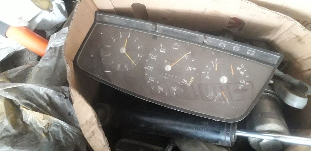 Автозапчастини мерседес 123