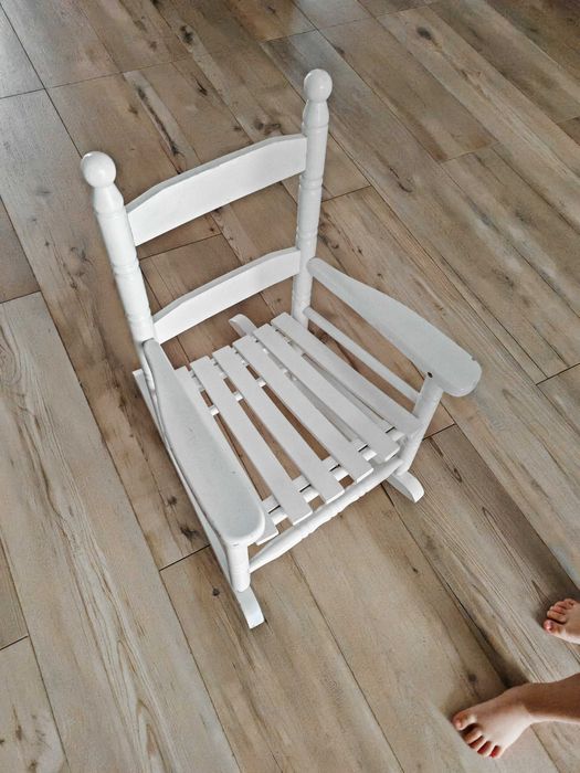 Krzesełko białe bujane dziecięce klasyczne poszukiwane must have