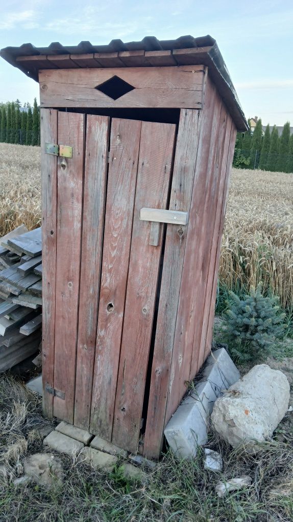 WC toaleta wychodek drewniana