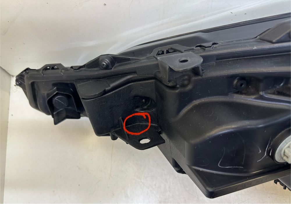 Фара права Lexus NX USA 2021 2022 2023 2024 81110F6010