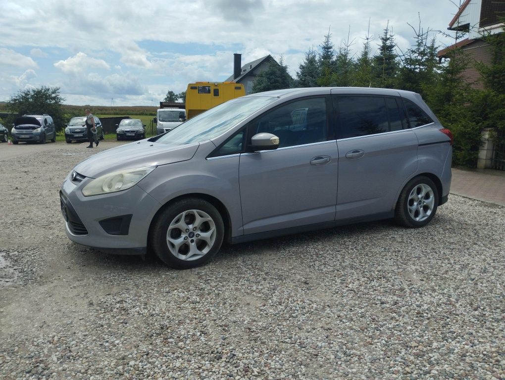 Ford grand C-Max 1.6 zwykła benzyna klima ABs 7osobowy import Niemcy