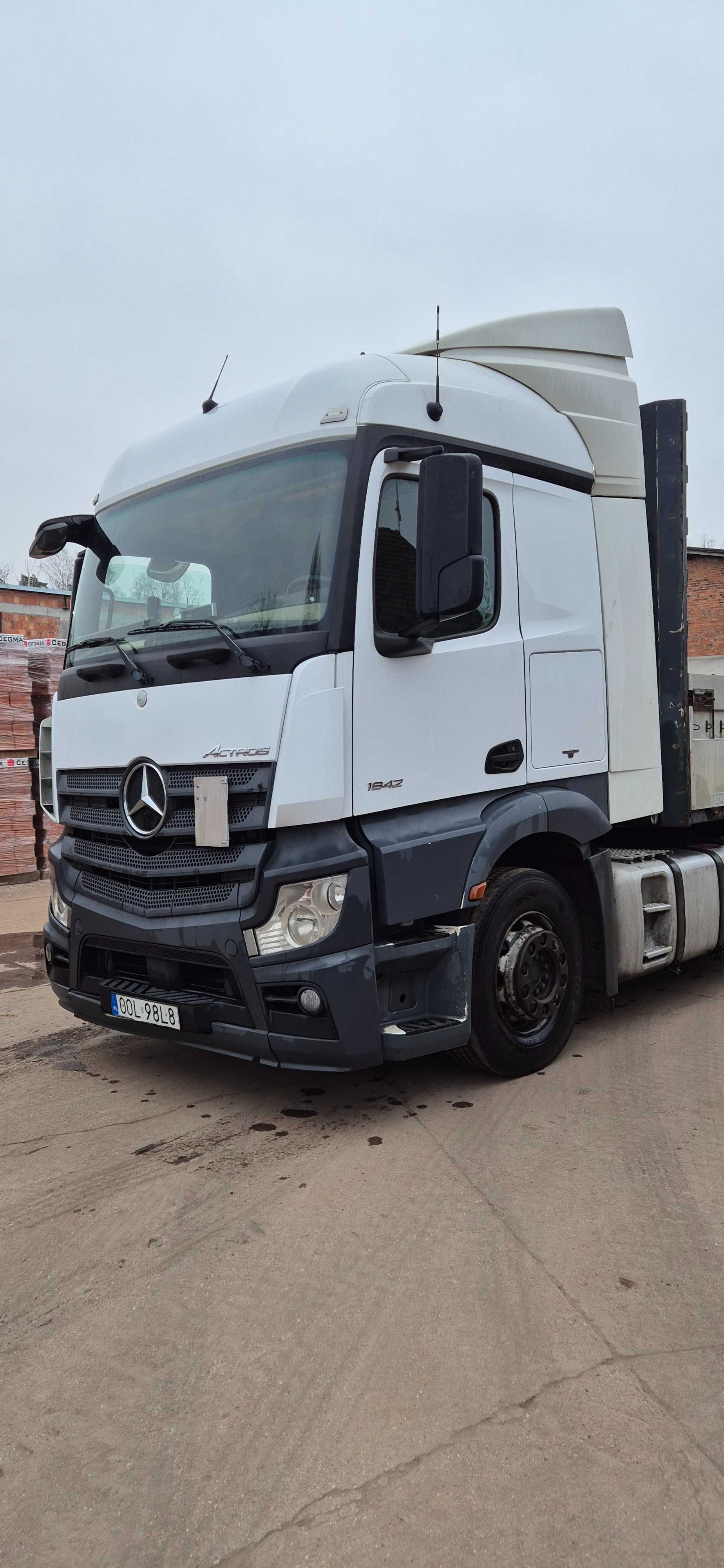Mercedes 1842 hydraulika   820 000km