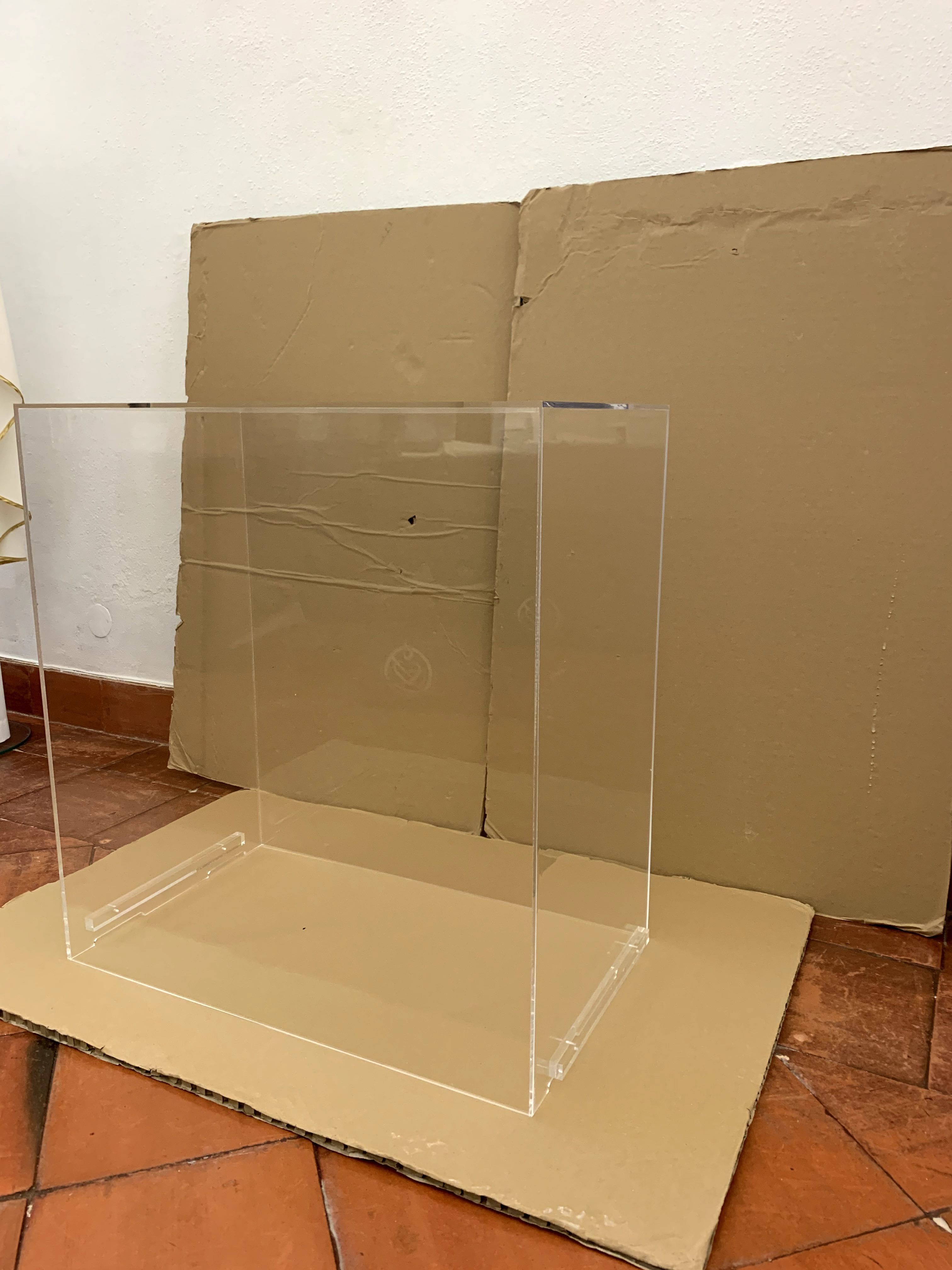Caixas em acrílico para exposições