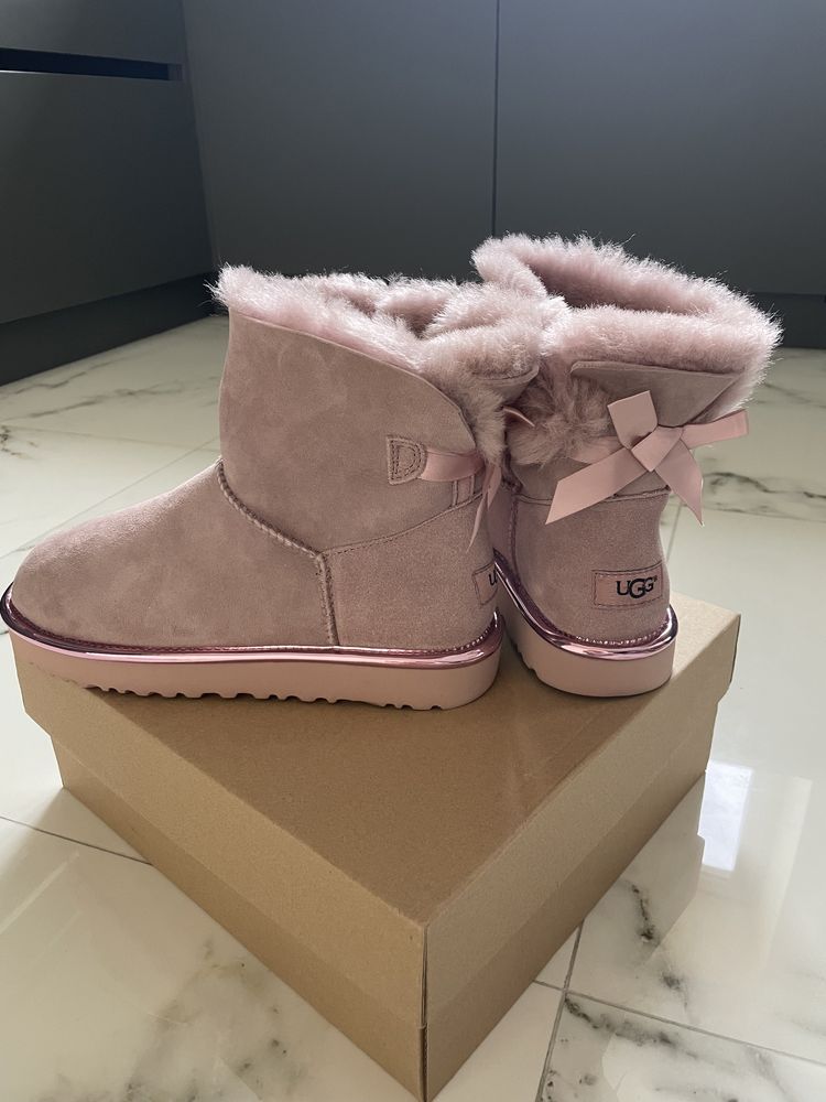 UGG 38 р., устілка 25 см