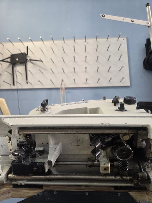 Промислова машина зиг-заг для шиття Protex