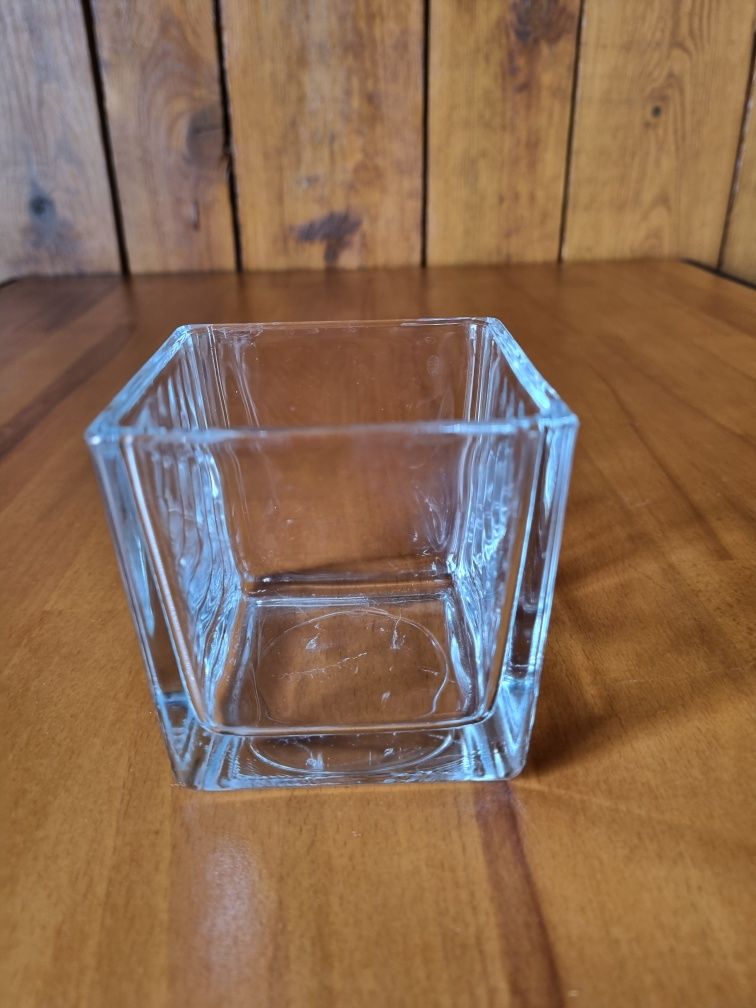 Niski kwadratowy szklany wazon / świecznik