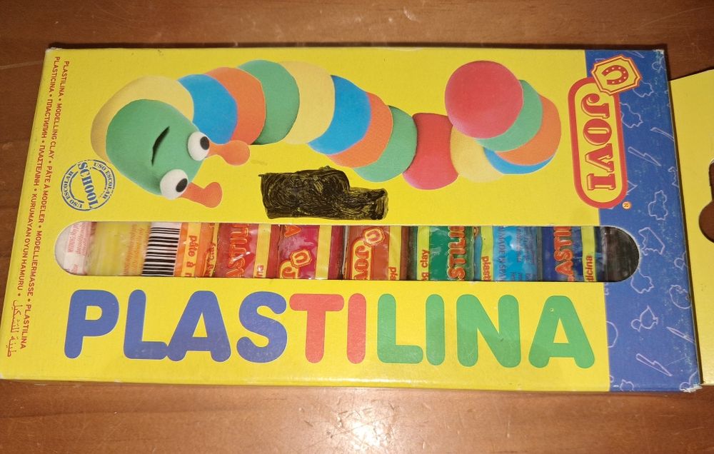 Conjunto de material escolar novo