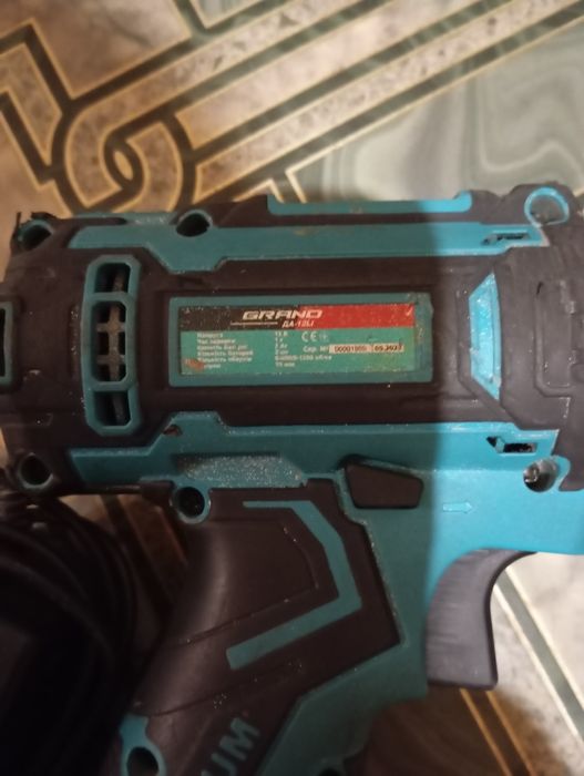 Шуруповерт GRAND