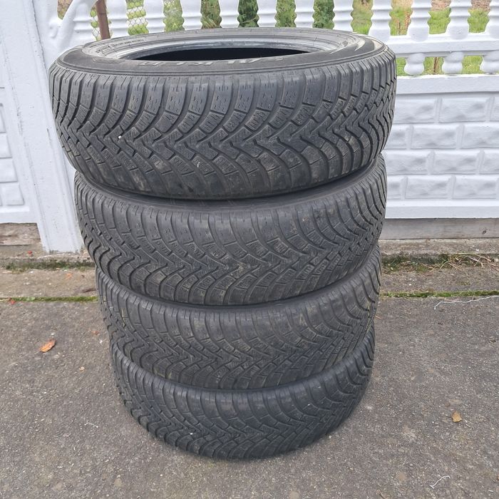 Продаються зимові шини