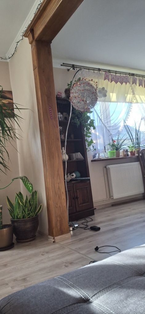 Lampa stojąca podlogowa