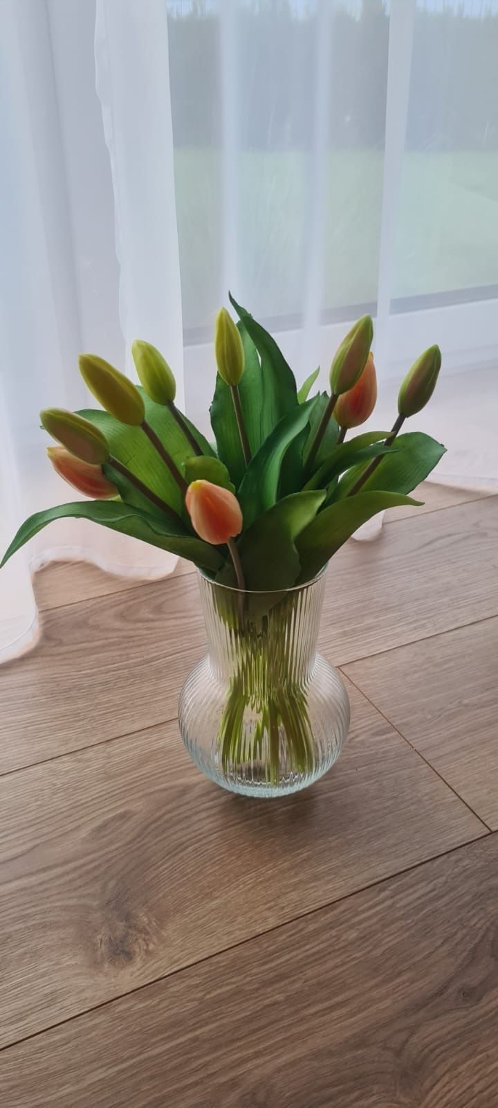 Sztuczne tulipany plus wazon