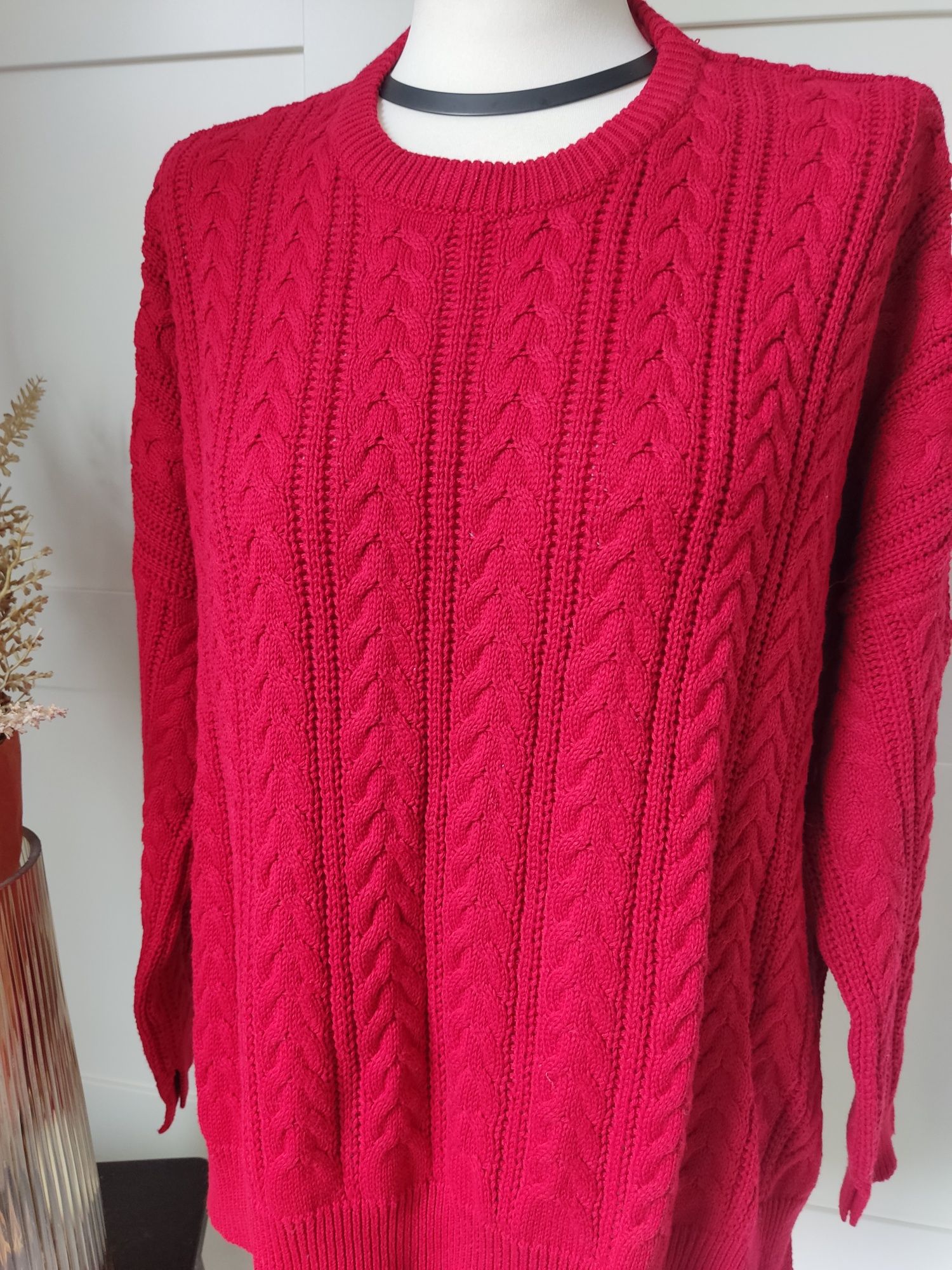 Piękny pleciony czerwony sweter Bershka S/36