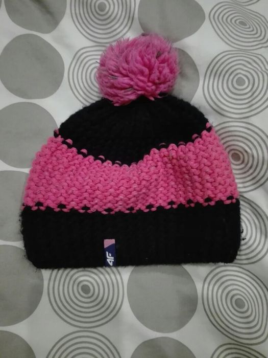 Czapka dla dziewczynki ,4F wiek 5,7 lat