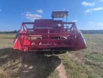 Зерновий комбайн Massey Ferguson MF186