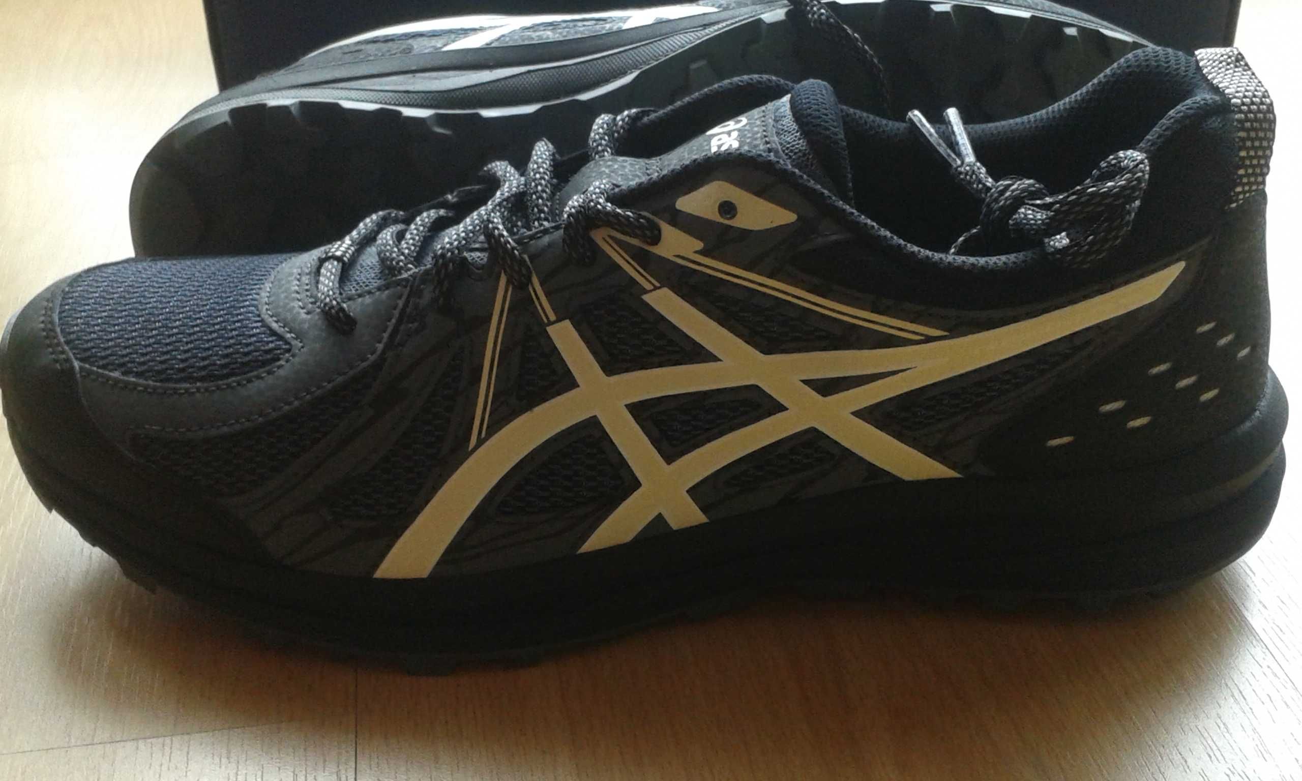 Asics novos 42,5