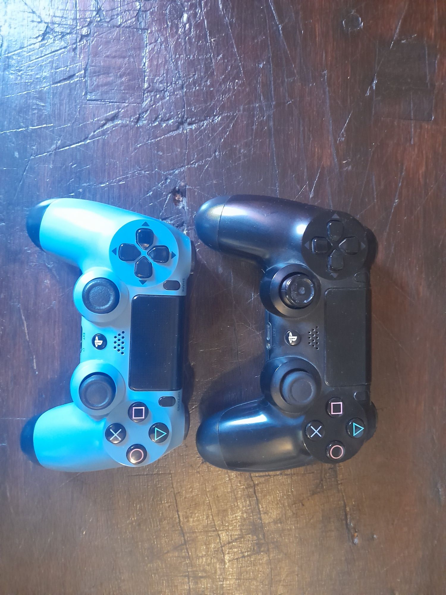 Consola PS4 Standard (Usado - 500 GB)