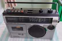 Radiomagnetofon SANYO M2441 LU, uszkodzony.