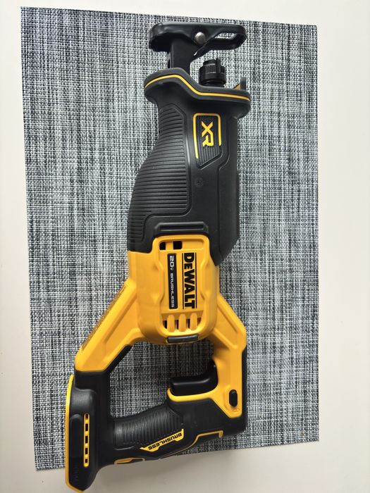 Piła szablasta lisica akumulatorowa DCS382 DeWalt 20v