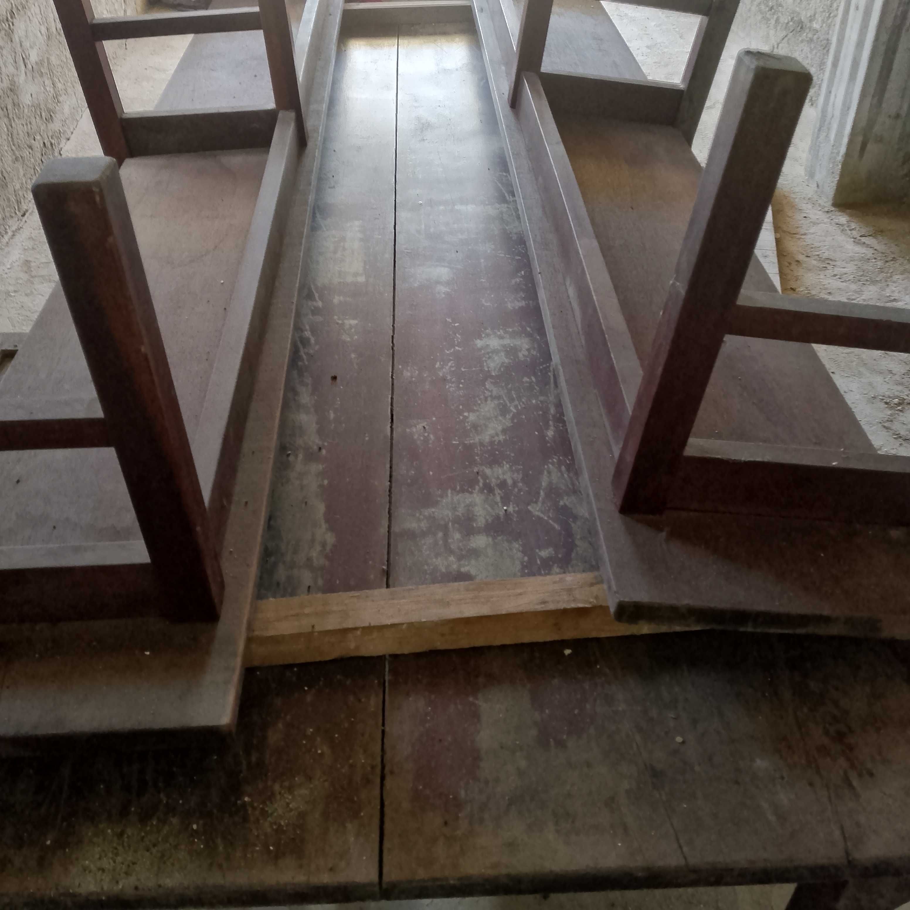 Mesa e bancos de 2.5 metros
