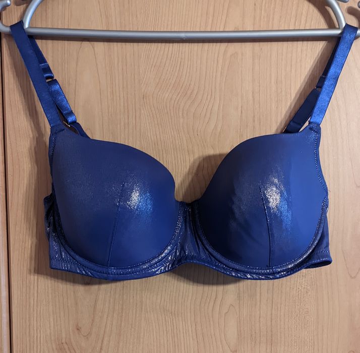 Piękny biustonosz niebieski mieniący 70 D