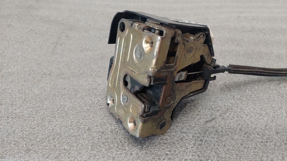 Fechadura / fecho porta frente esquerdo RENAULT Clio II (BB0/1/2_, CB0