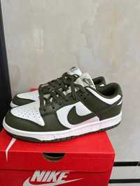 Nike Dunk  Low Meddium Olive  40.5