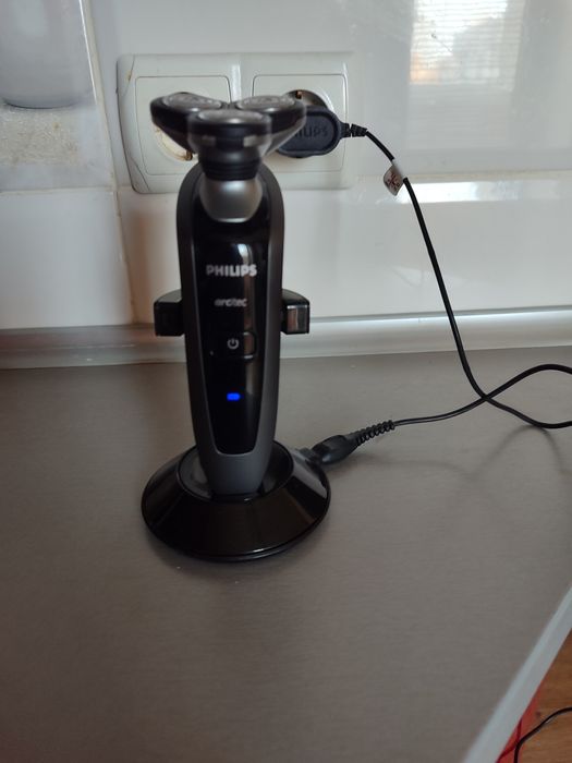 Електро бритва Philips