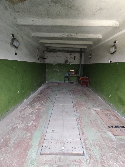 Продам кирпичный гараж 18 м² . Яма, погреб, свет, охрана