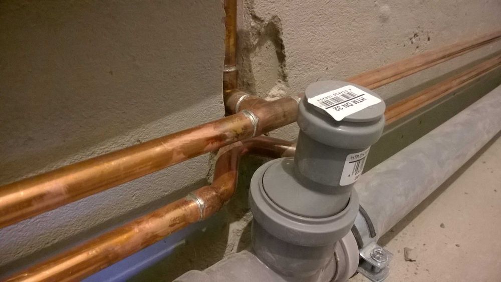 Сантехнік Позняки Осокорки: пайка мідних труб, ремонт, монтаж