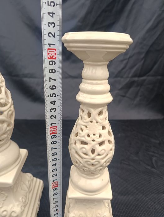 Dwa ceramiczne świeczniki