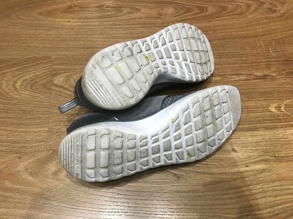 Кросівки розмір 39