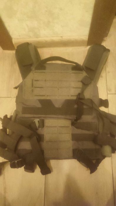 Плитоноска / бронежилет,цвет ОЛИВА,с двойным быстрым сбросом,разгрузка