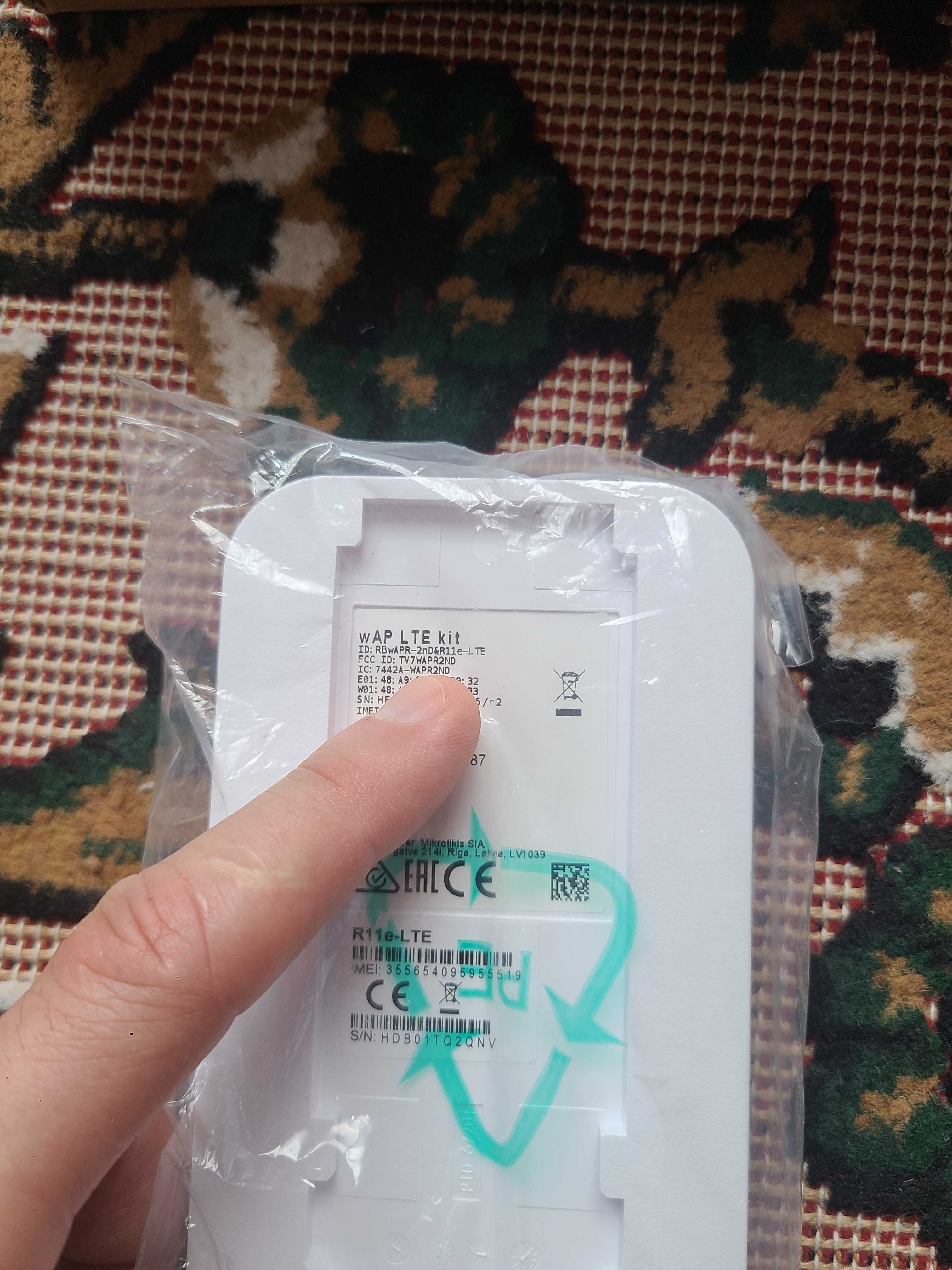 LTE Точка доступу WiFi Mikrotik wAP LTE kit, RBwAPR-2nD&R11e-LTE
