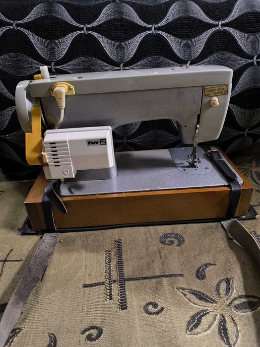 Швейна машинка ЧАЙКА 132 М