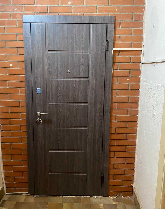 Вхідні та Міжкімнатні Двері