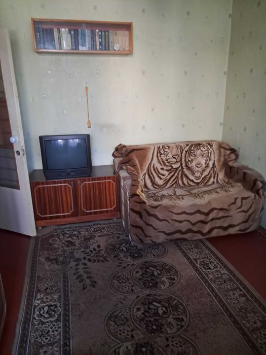 Сдам 1 комнату в трехкомнатной квартире.