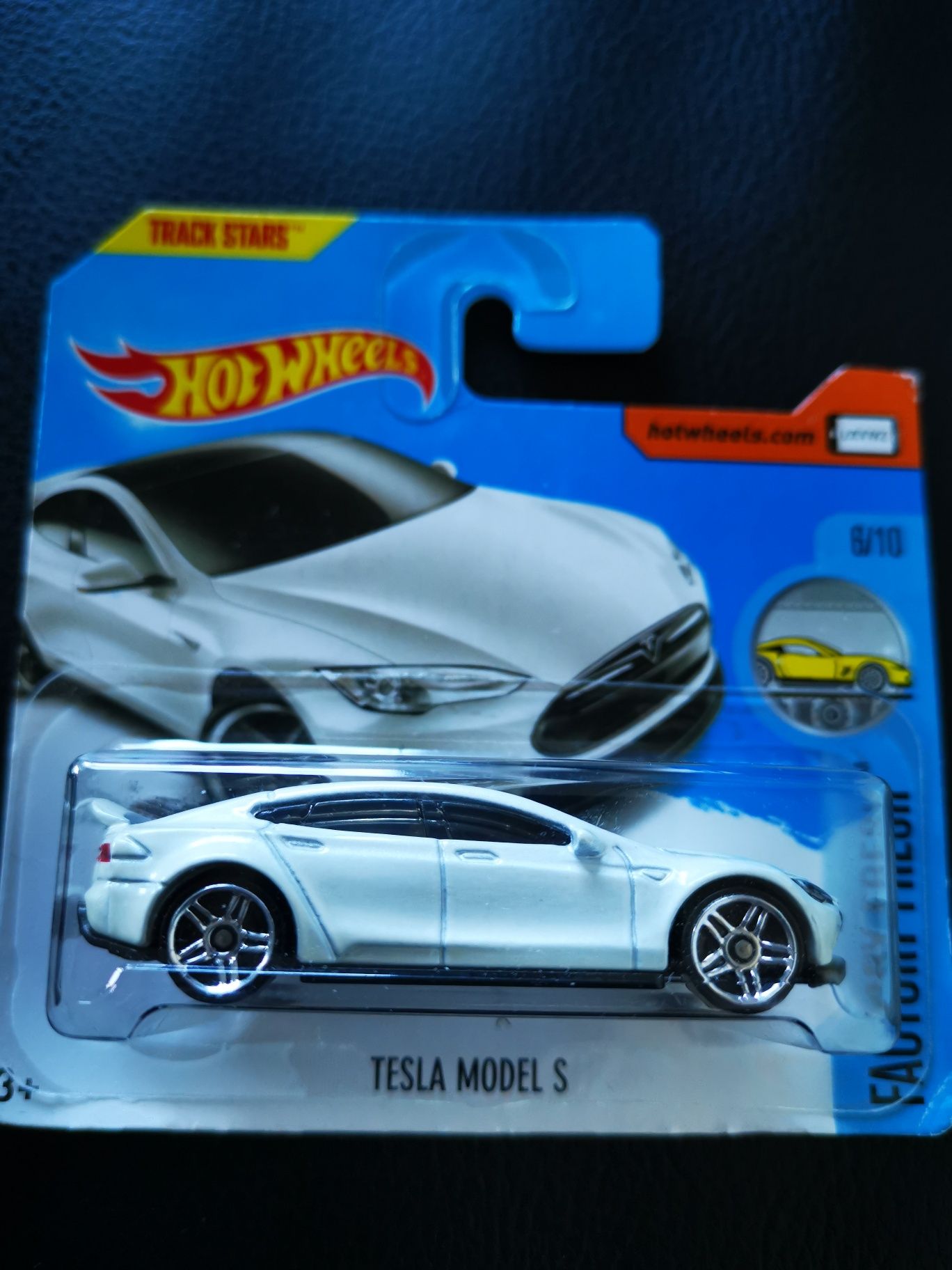 Tesla model S hot wheels novo com portes incluídos