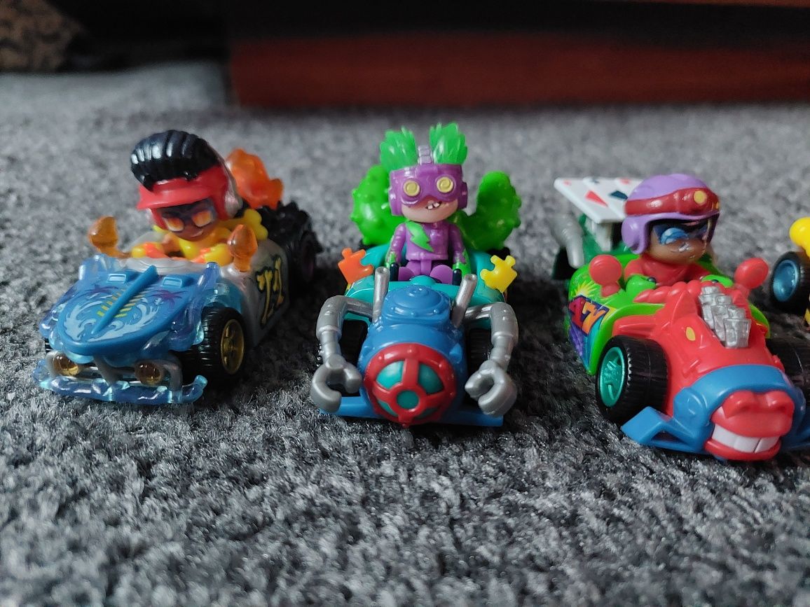 Zestaw T-Racers z ludzikami