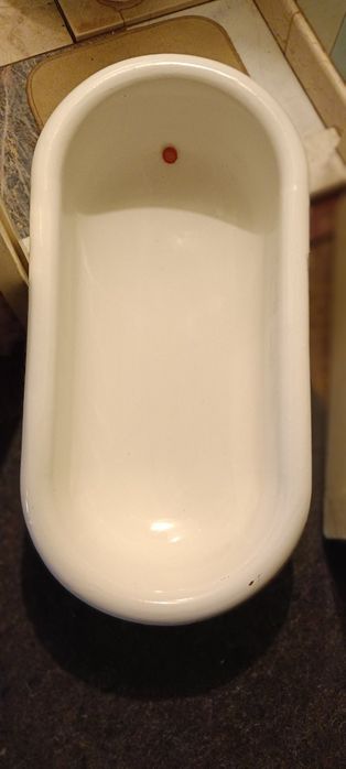 Пустышки и клипса, ванночки, вожжи и погремушки.