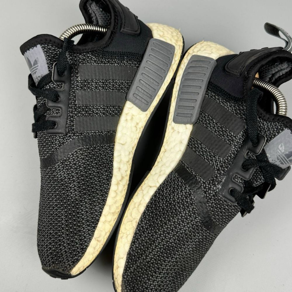 Кроссовки Adidas NMD r1 адідас кросівки нмд спортивні буст літні