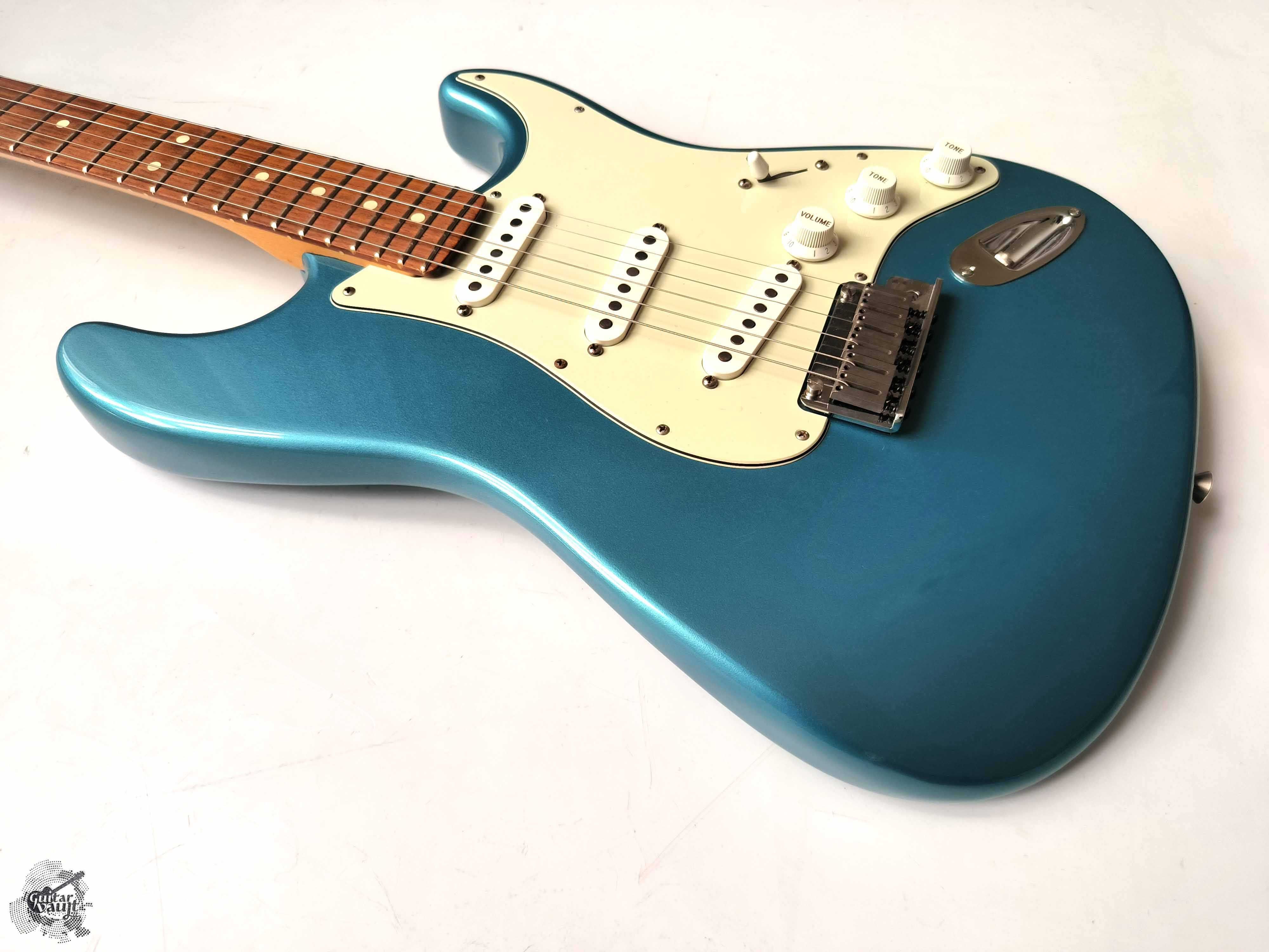 Fender® American Standard Stratocaster® '1997 Lake Placid Blue w/case