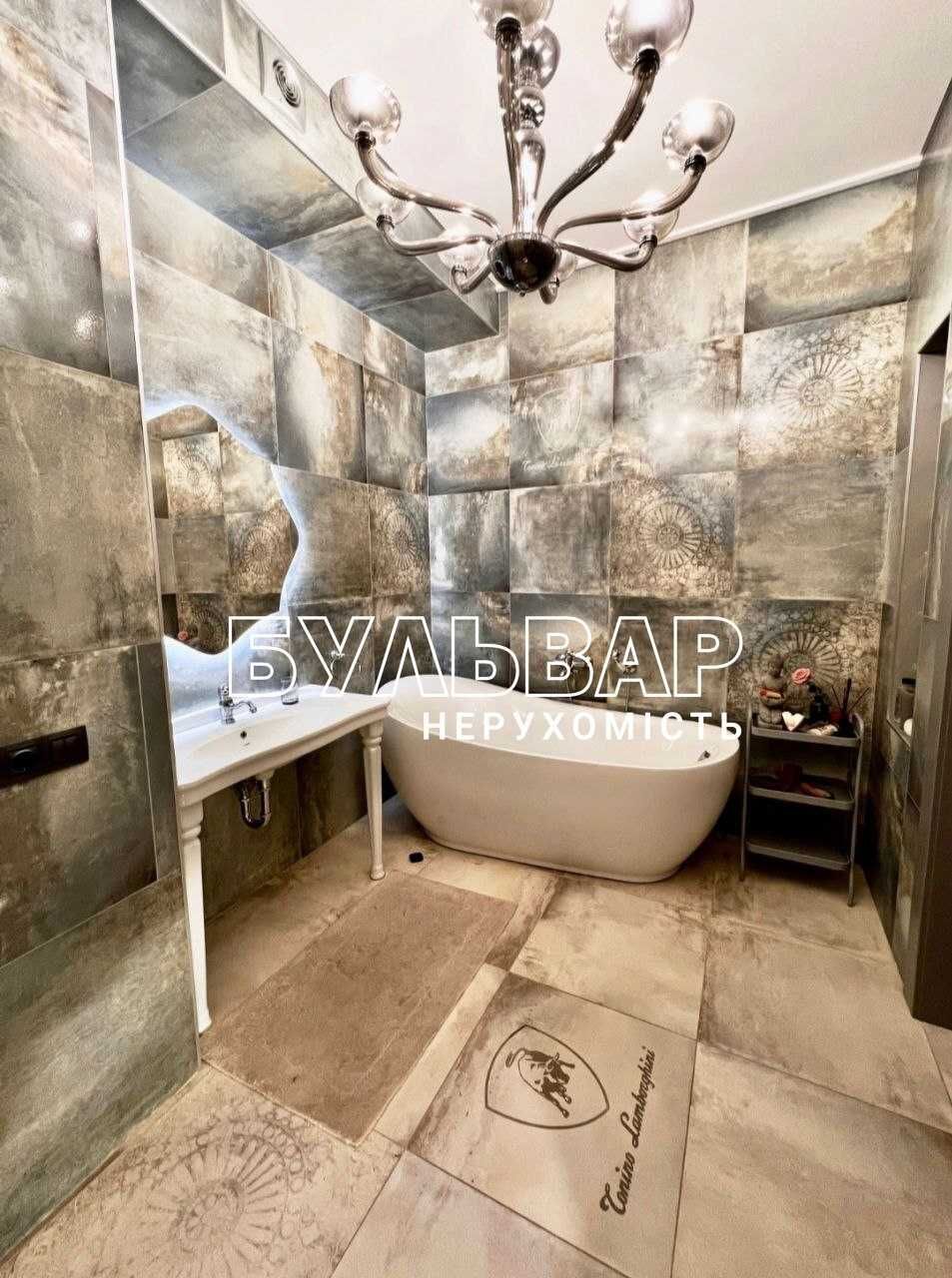 Продам!! 3 к.кв. - 100 м2, Центр, Новострой, ЖК Белый слон