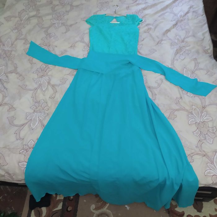 Продам длинное женское платье 48р.