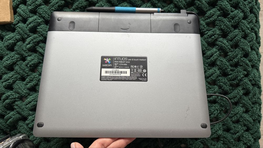 Графічний планшет Wacom Intuos Pen & Touch Medium (CTH-680)